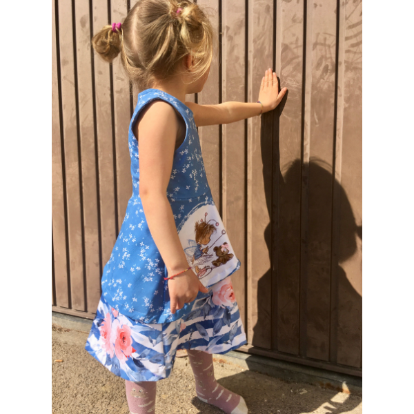 Schnittmuster für Kinder-Drehkleid – Drehkleid nähen mit Beamerdatei als Nähbeispiel