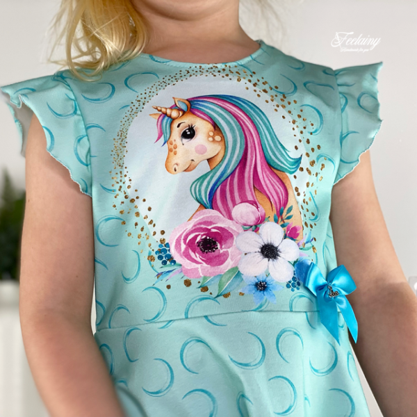 Schnittmuster für Kinder-Drehkleid – Designbeispiel mit Flügelärmeln als Nähbeispiel