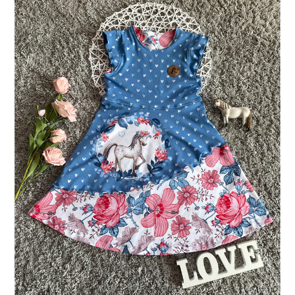 Schnittmuster für Kinder-Drehkleid – Kinderkleid nähen mit PDF & Beamerdatei