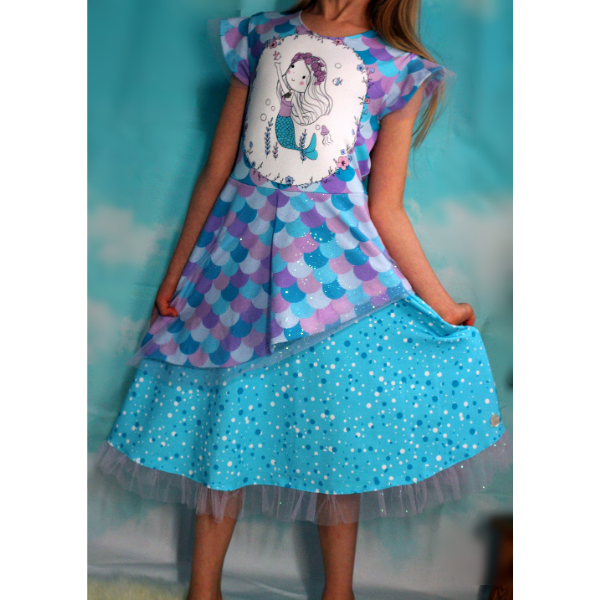 Schnittmuster für Kinder-Drehkleid – Mädchenkleid mit Flügelärmeln selber nähen als Beispiel