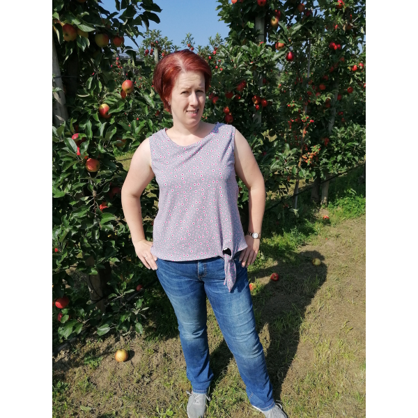 Knotenshirt kombinieren – verschiedene Looks