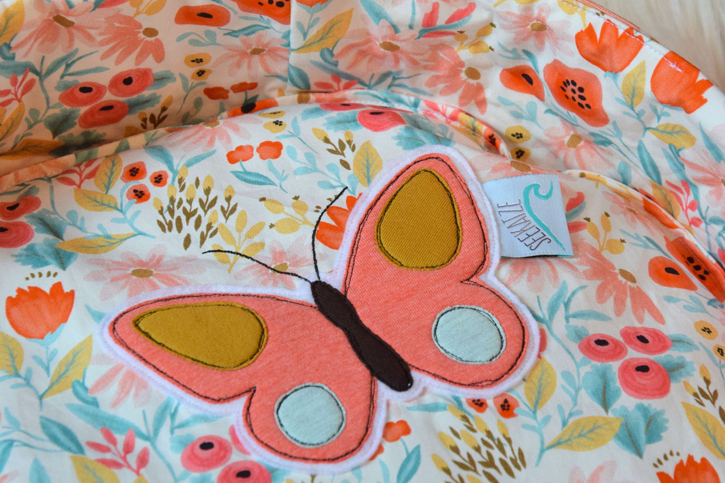 Detailansicht Applikation Schmetterling – Kuscheltier-Körbchen Schnittmuster von 73engelchen