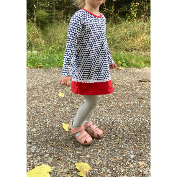 Mädchen-Jerseykleid Luise – Träger-Sommerkleid für Kinder nähen mit Anleitung als Beispiel