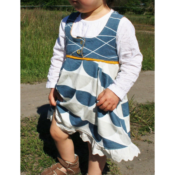 Nähanleitung für ein Kinderkleid mit Spitze – Variante
