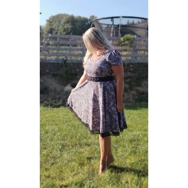 Schnittmuster Damenkleid Lora – mit Beamer-Datei für digitale Schnitte