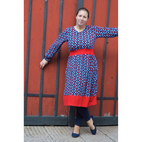 Genähtes Jerseykleid nach dem Schnittmuster