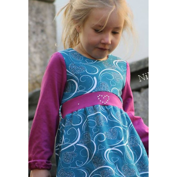 Jerseykleid für Mädchenmode nähen – DIY Schnittmuster