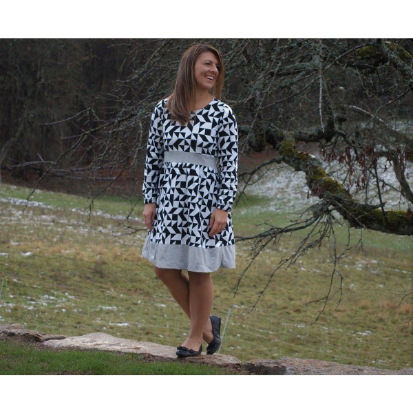 Jerseykleid mit Rüsche als Variante