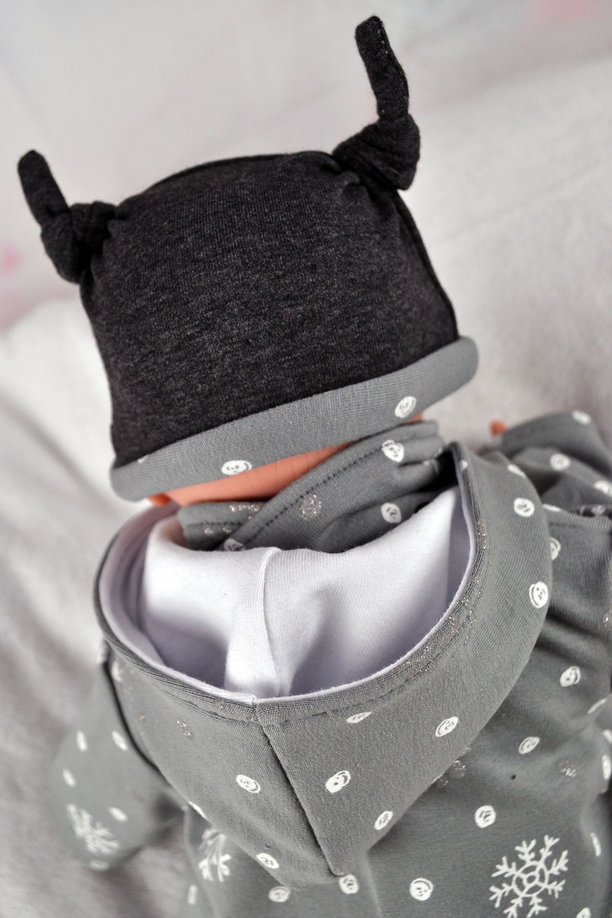 Kapuzenjacke für Puppen – warmes Modell für Winter-Outfits
