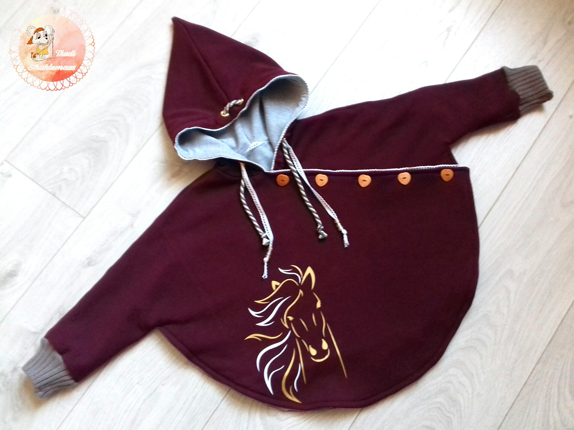 Pferdekopf Plotterdatei als SVG und DXF – ideales Motiv für Kleidung und Deko