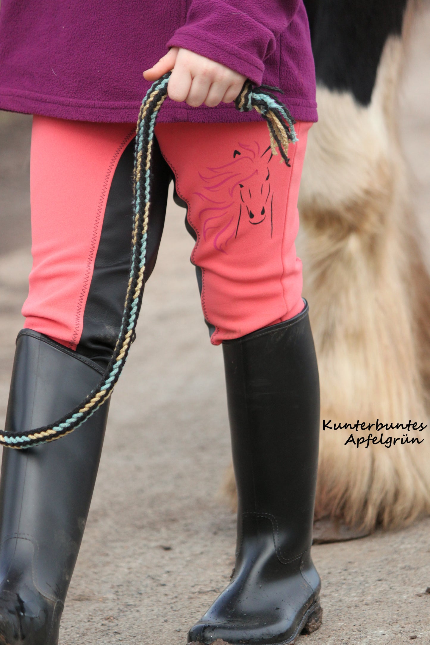 Mit der Plotterdatei Pferdekopf eine Hose kreativ gestalten – tolles DIY-Projekt für Pferdefans und Nähliebhaber