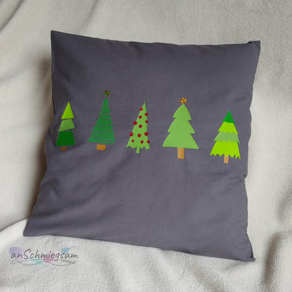 Detailansicht der Plotterdatei Tannenbäume auf Kissen – filigranes Weihnachtsmotiv für Plotterfreunde