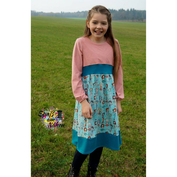 Schnittmuster Mädchenkleid mit Mittelstreifen